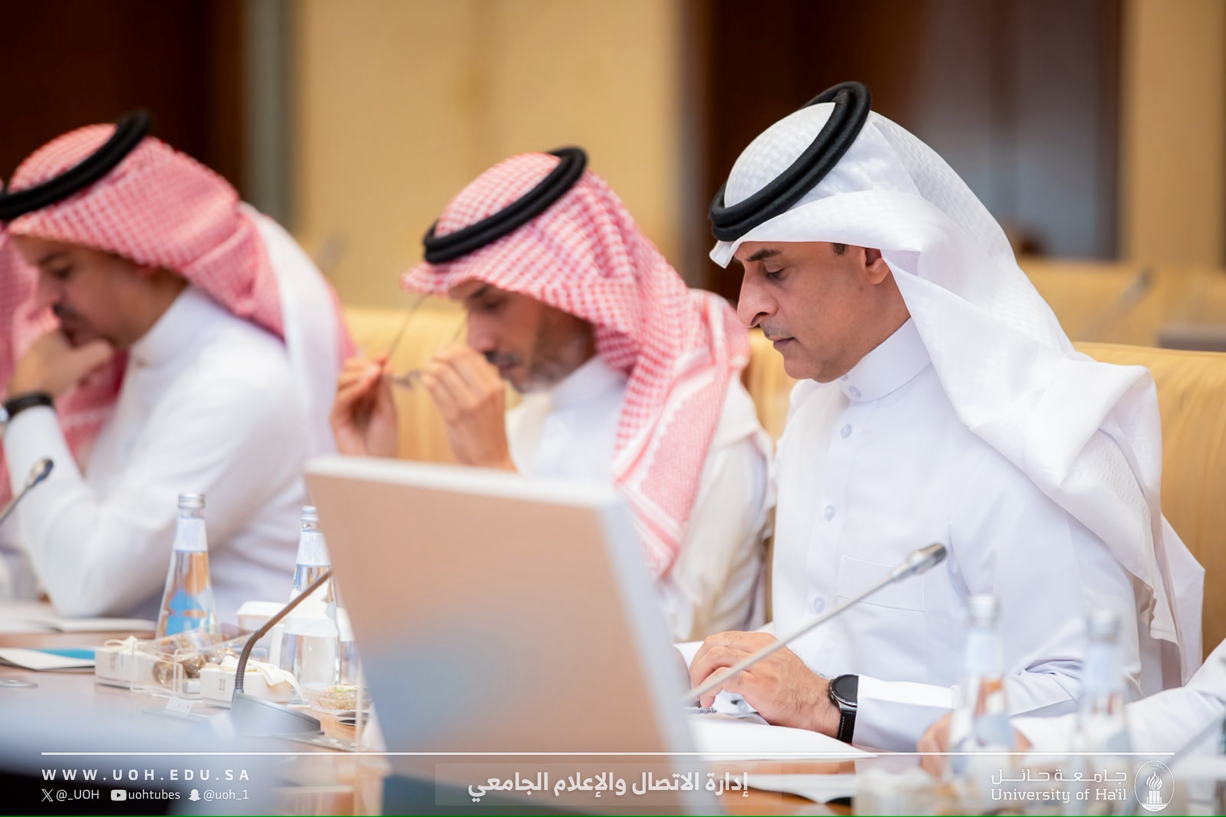  شارك رئيس جامعة حائل، الدكتور بدر بن شجاع الحربي أعمال اليوم الثاني من لقاء رؤساء الجامعات السعودية