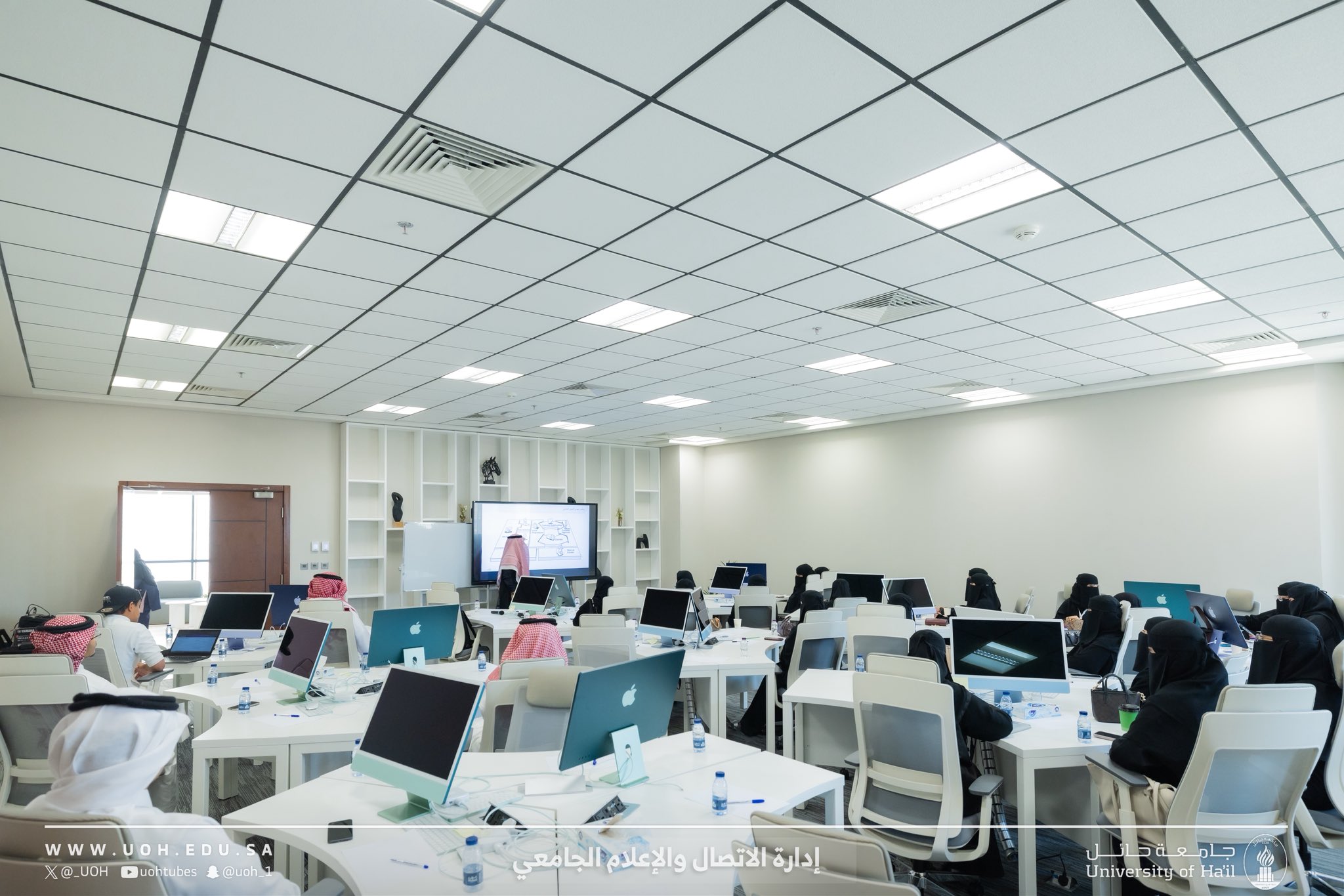 The Innovation and Entrepreneurship Center at Hail University, in cooperation with MonshaatSA, held a training workshop entitled 